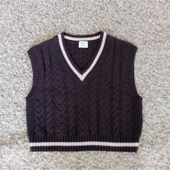 NWOT Sunday Best Sweater Vest - Picture 1 of 4